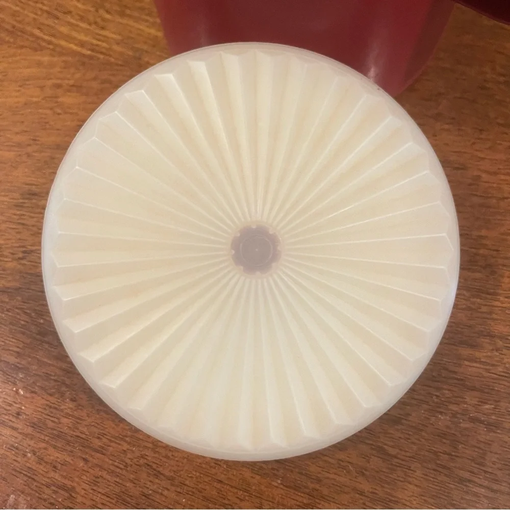 Tupperware Gallon Pitcher With Lid - Picture 8 of 10